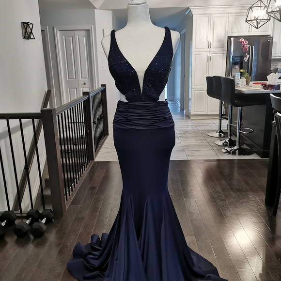 Sherri Hill evening gown - Picture 1 of 4